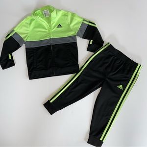 ADIDIS MATCHING TRACK SUIT. Size 3t boys. Good condition wore a few times.